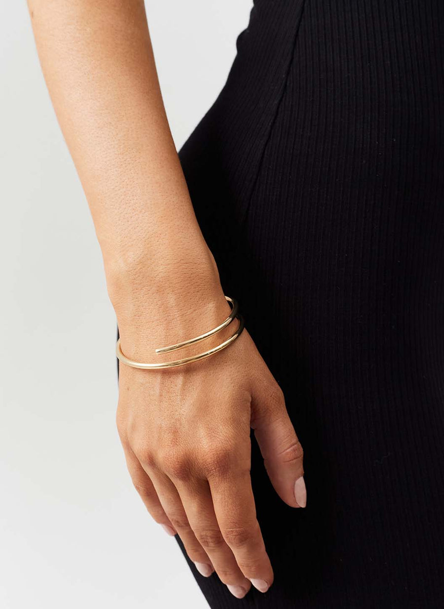 Gold_Twist_Cuff_Bracelet_2