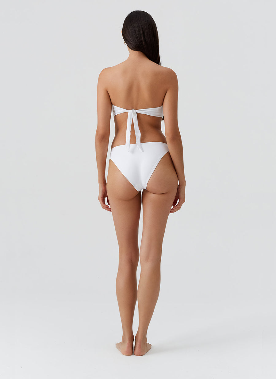 barcelona-white-bikini_model_2026_B