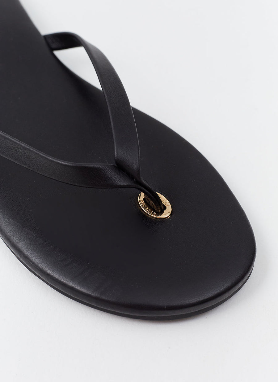 sandals-black_cutouts_2025_3
