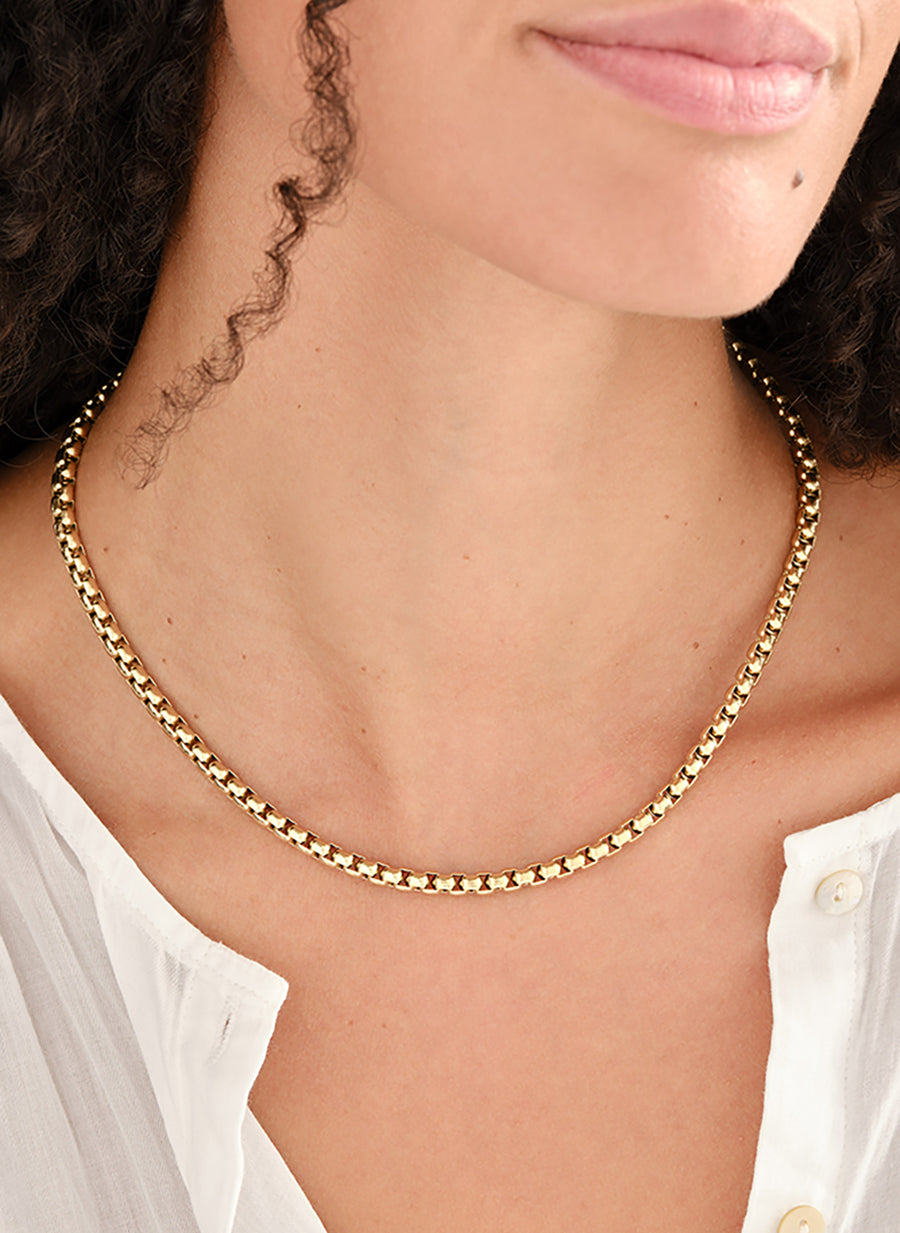 Gold rope chain necklace