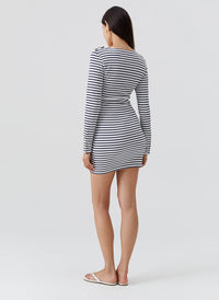 agata-navy-stripe-dress_model_2026_B 