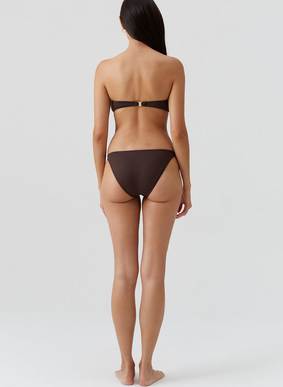 alba-brown-bikini_model_2026_B 