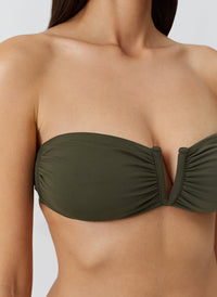 alba-olive-bikini_closeup 