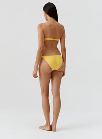 alba-sunflower-bikini_models_2026_B 