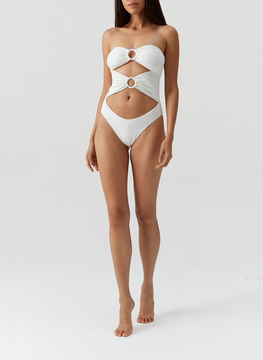 alicante-mazy-white-swimsuit_models_2026_F2 