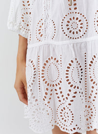 ashley-white-kaftan_closeup 