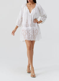 ashley-white-kaftan_model_2026_F2 