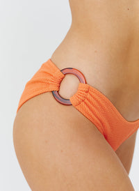 belgium-orange-ridges-bikini_closeup_2025_3 