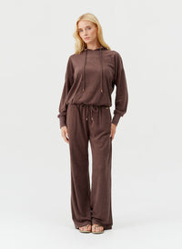 betty-coffee-trouser_model_2025_P 