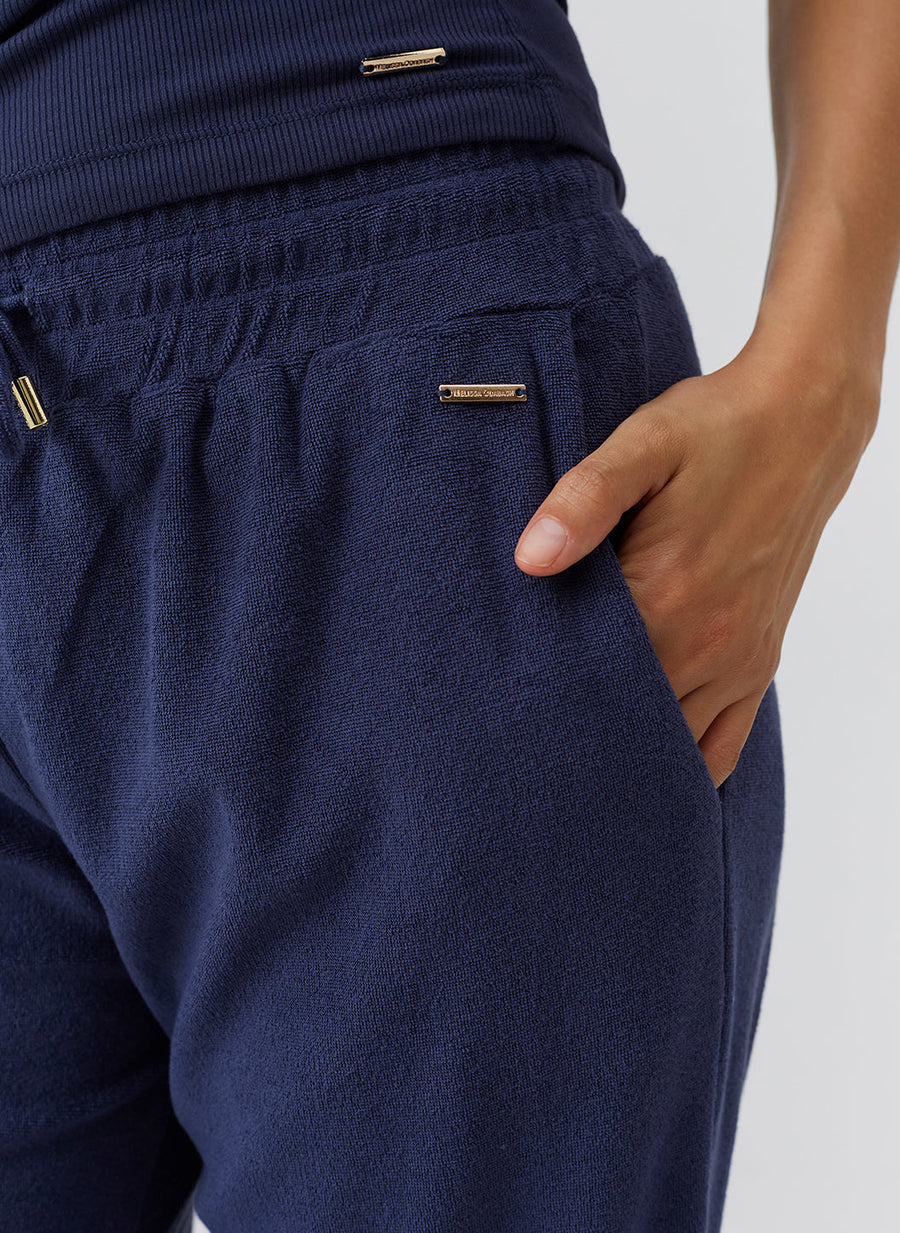 betty-navy-trouser_closeup 