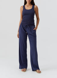 betty-navy-trouser_model_2026_F 
