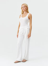 betty-white-trouser_model_2025_F 