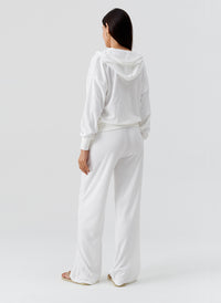 betty-white-trousers_model_2026_B