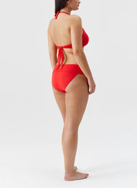 brussels-red-bikini_curvemodel_2024_B