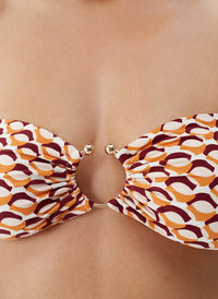 byron-retro-bikini-top_model_2027_closeup 