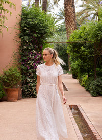 elara-white-dress_lifestyle_2026_2 