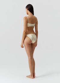 elba-gold-bikini_models_2026_B 