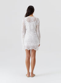 elizabeth-white-dress_model_2026_B 