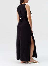 harper-black-dress_curvemodel_2024_B