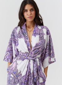 indria-amethyst-kaftan_model_2026_closeup 