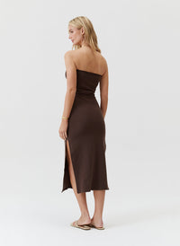 jane-coffee-dress_model_2025_B 