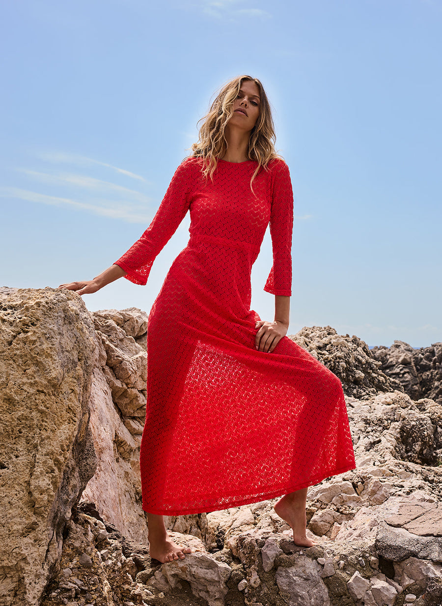 juno-red-dress_lifestyle_2026 