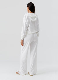 kyda-white-hoodie_model_2026_B 