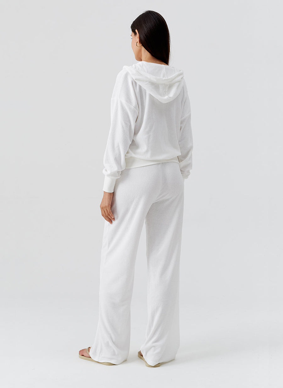 kyda-white-hoodie_model_2026_B 