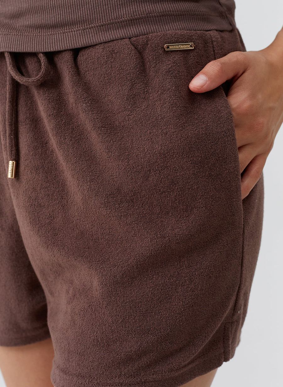 laura-coffee-shorts_closeup 