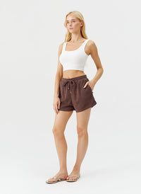 laura-coffee-shorts_model_2025_F 