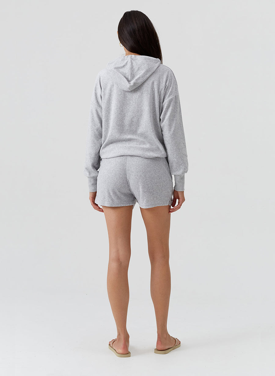 laura-grey-shorts_model_2026_B 