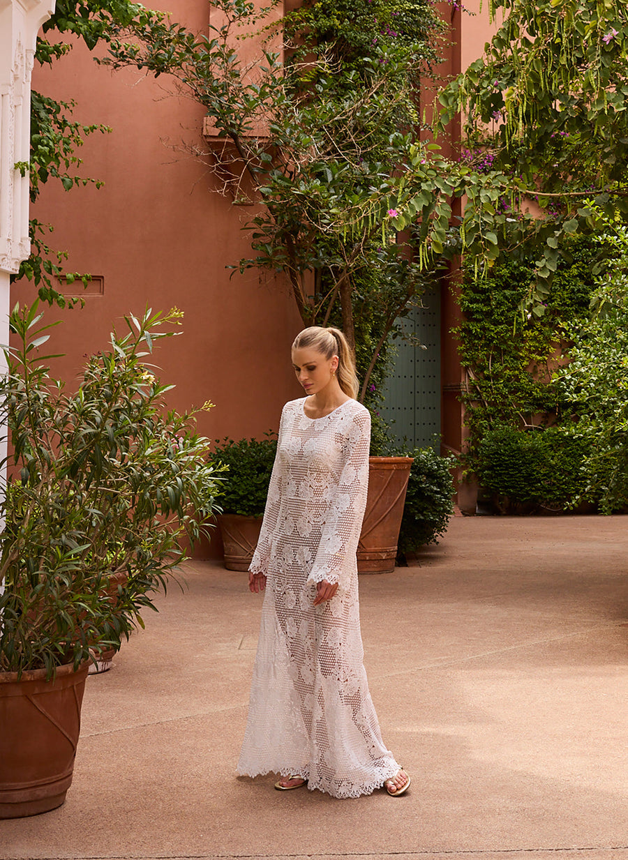 lettie-white-dress_model_2026_2 