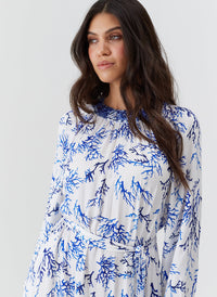 maelis-coral-dress_model_2026_closeup_2 