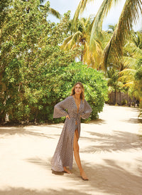 maja-chain-kaftan_lifestyle_2026 