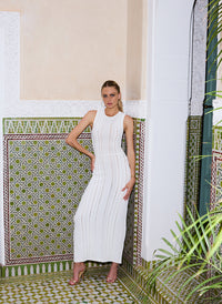 meli-white-dress_lifestyle_2026_1 