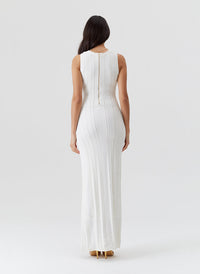 meli-white-dress_model_2026_B 