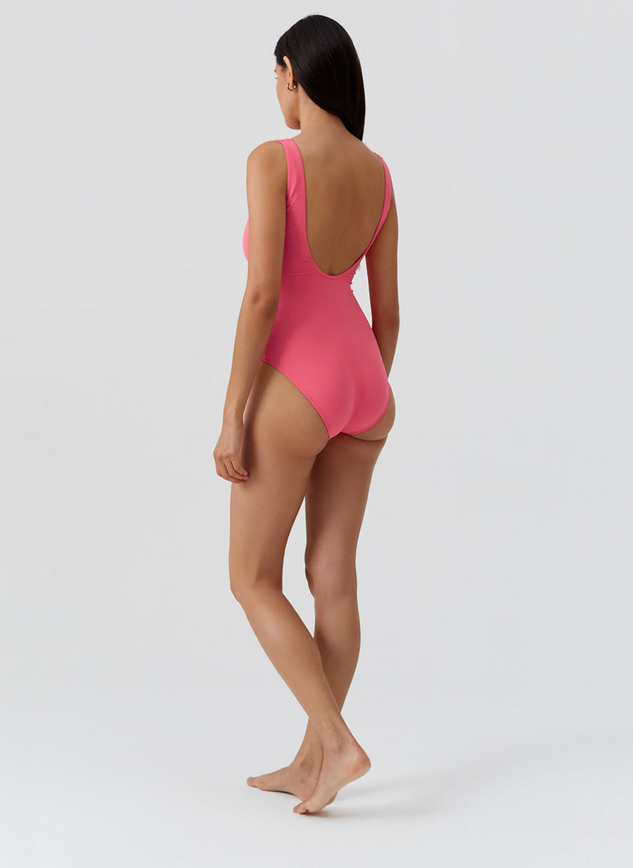 nevada-coral-swimsuit_models_2026_B 