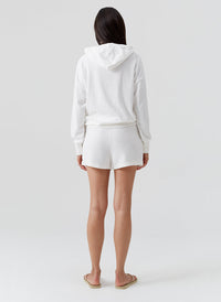 nora-white-hoodie_model_2026_B 