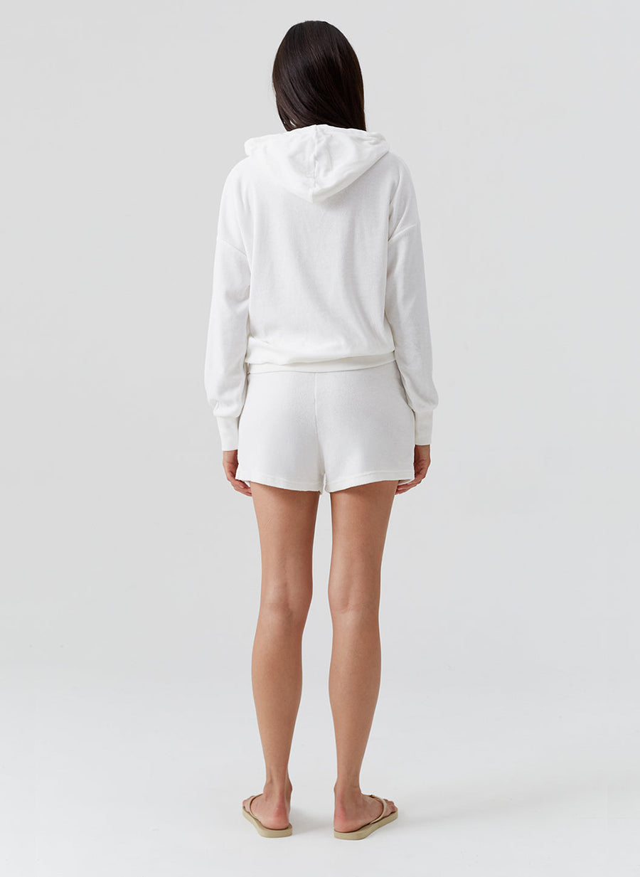 nora-white-hoodie_model_2026_B 