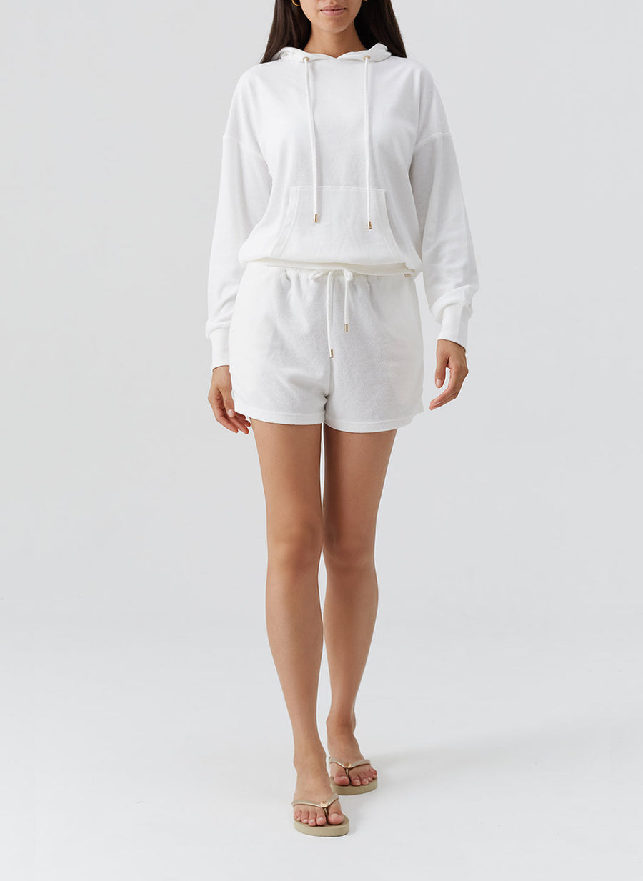 nora-white-hoodie_model_2026_F 