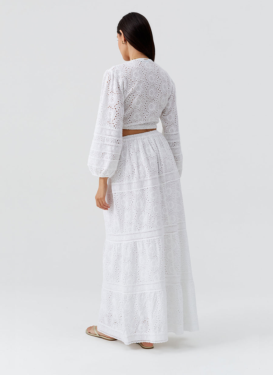 novie-white-skirt_model_2026_B 