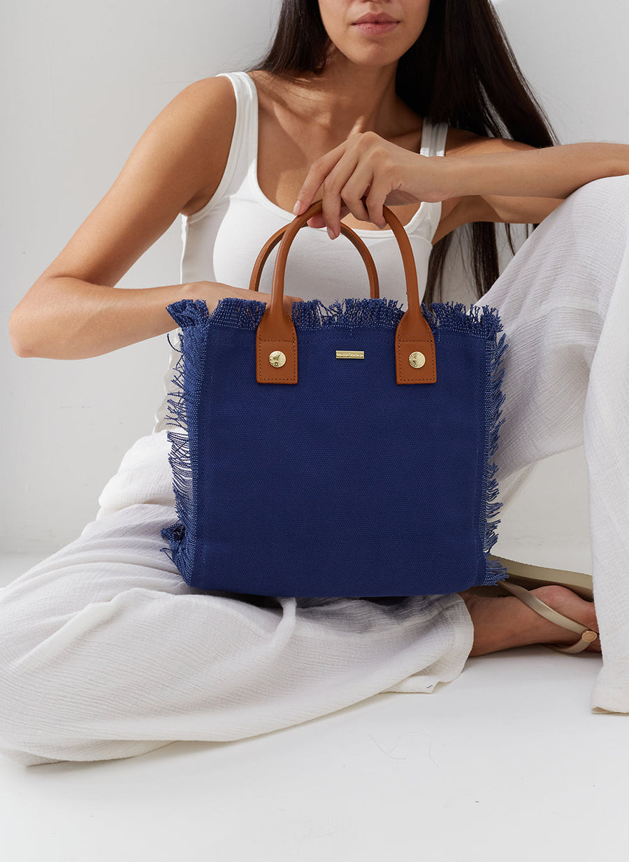 porto-cervo-navy-tan-tote_model 
