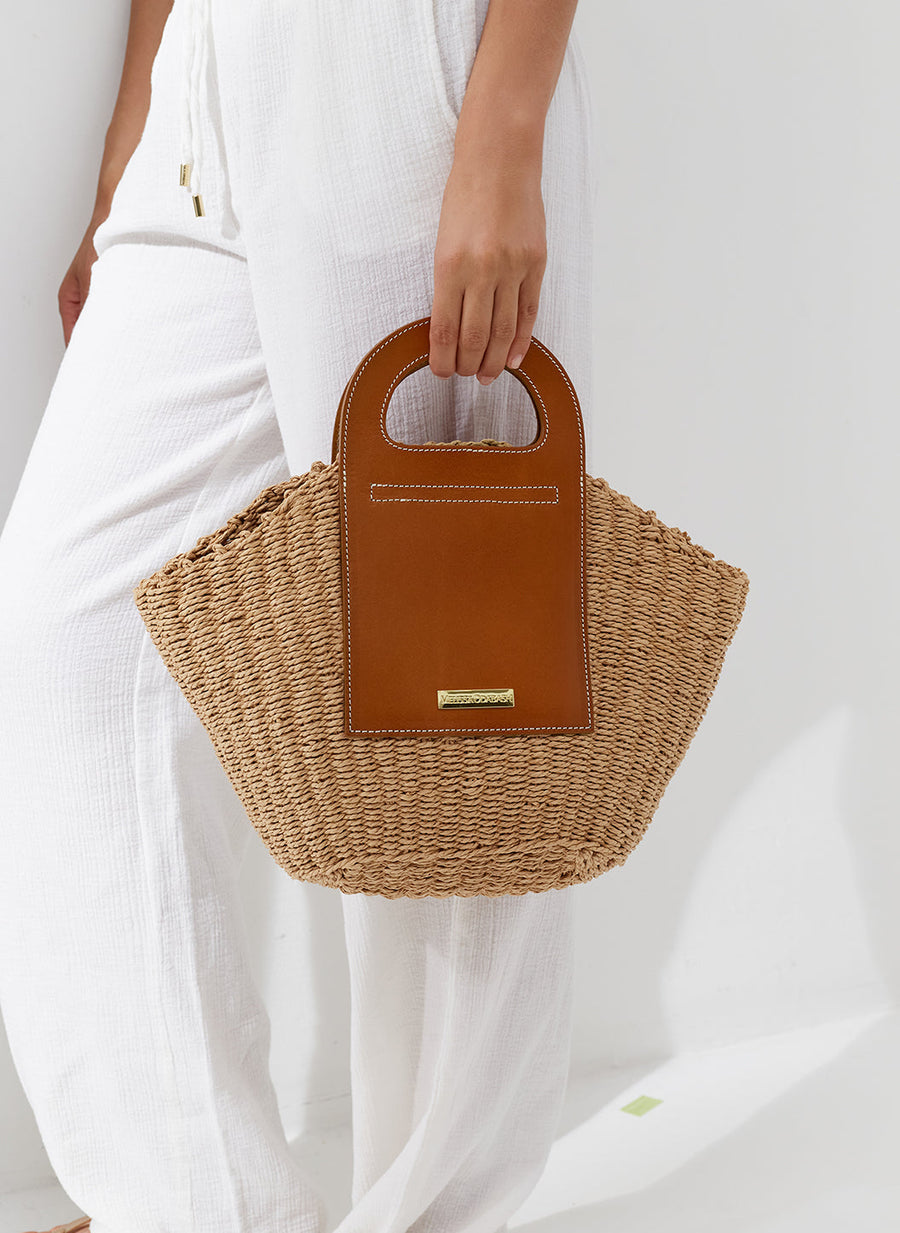 torcello-beige-clutch_model 