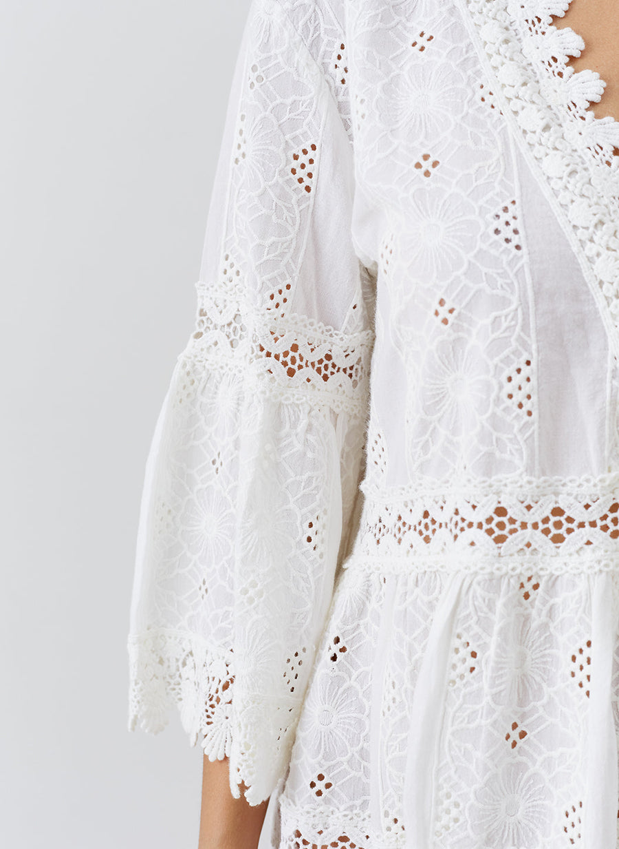 victoria-white-kaftan_closeup_2 