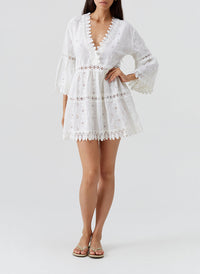 victoria-white-kaftan_model_2026_F 