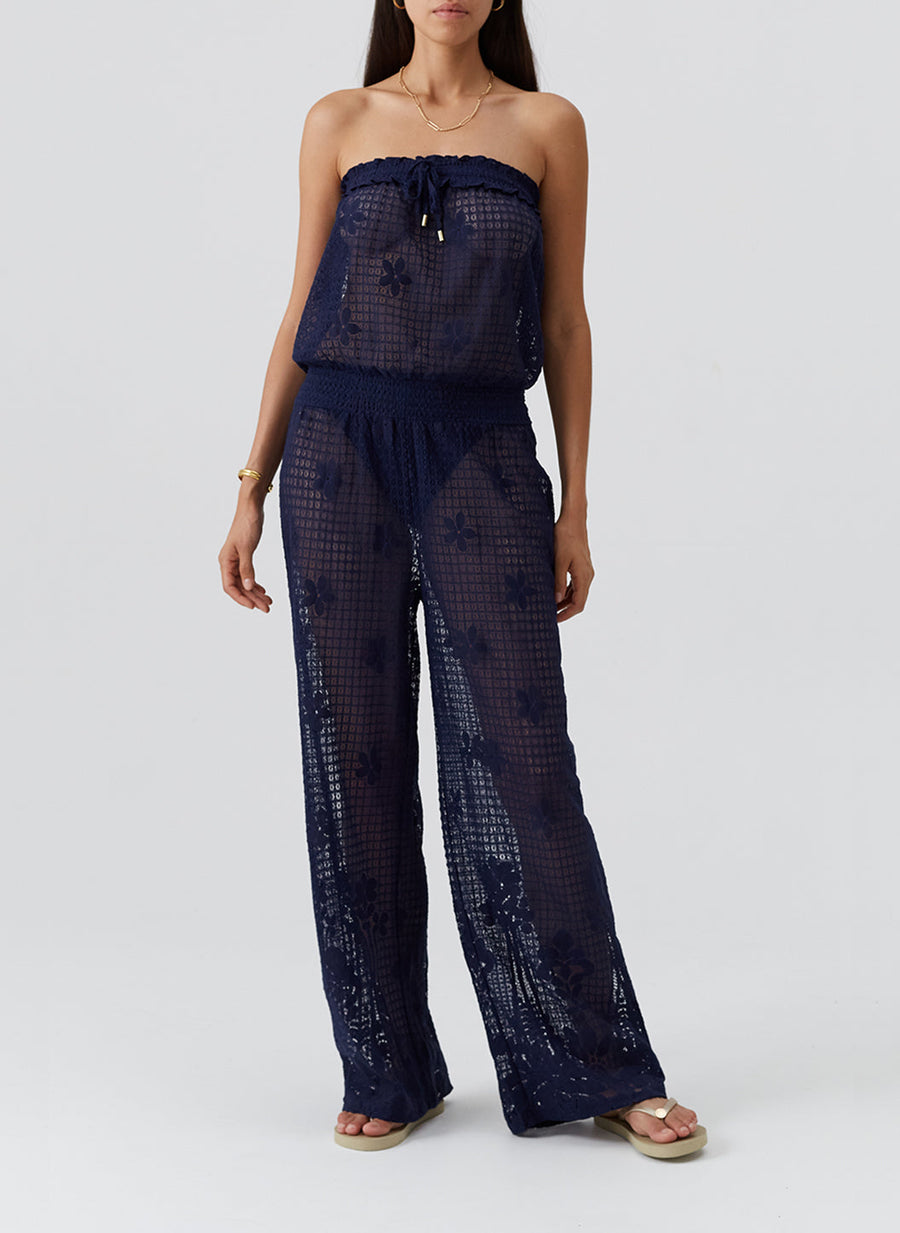 viv-navy-jumpsuit_model_2026_F 