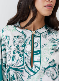 zephrya-topaz-kaftan_model_2026_closeup