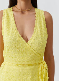 zima-yellow-dress_closeup 