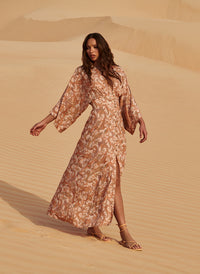 Desiree_Imagination_Kaftan_Lifestyle