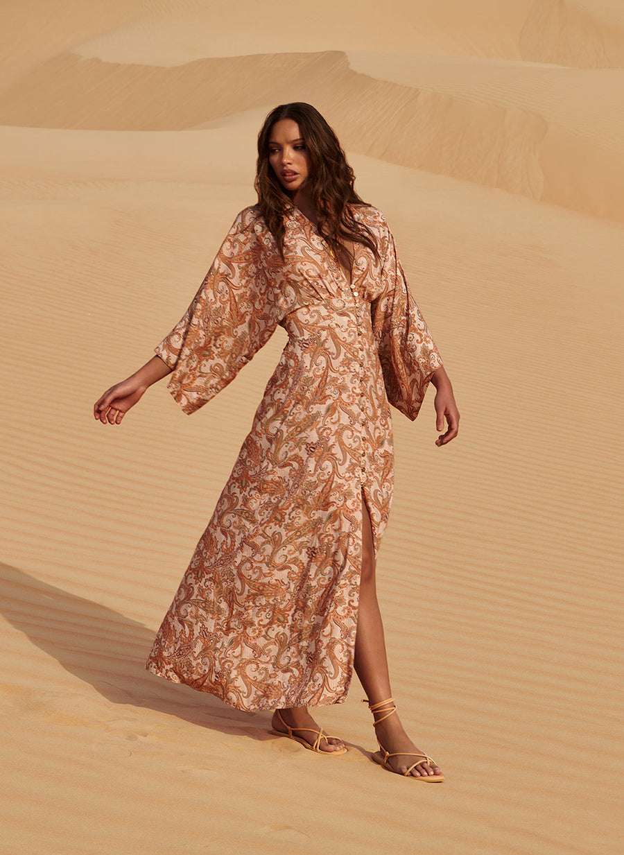 Desiree_Imagination_Kaftan_Lifestyle
